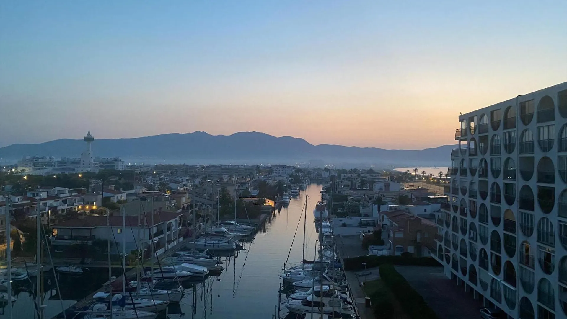 Agradable Duplex Con Vistas Al Mar - Hisp-288-43 Apartment Empuriabrava 0*,  Spain